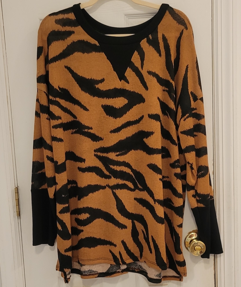 Honeyme NWOT Curvy Sweater XXL